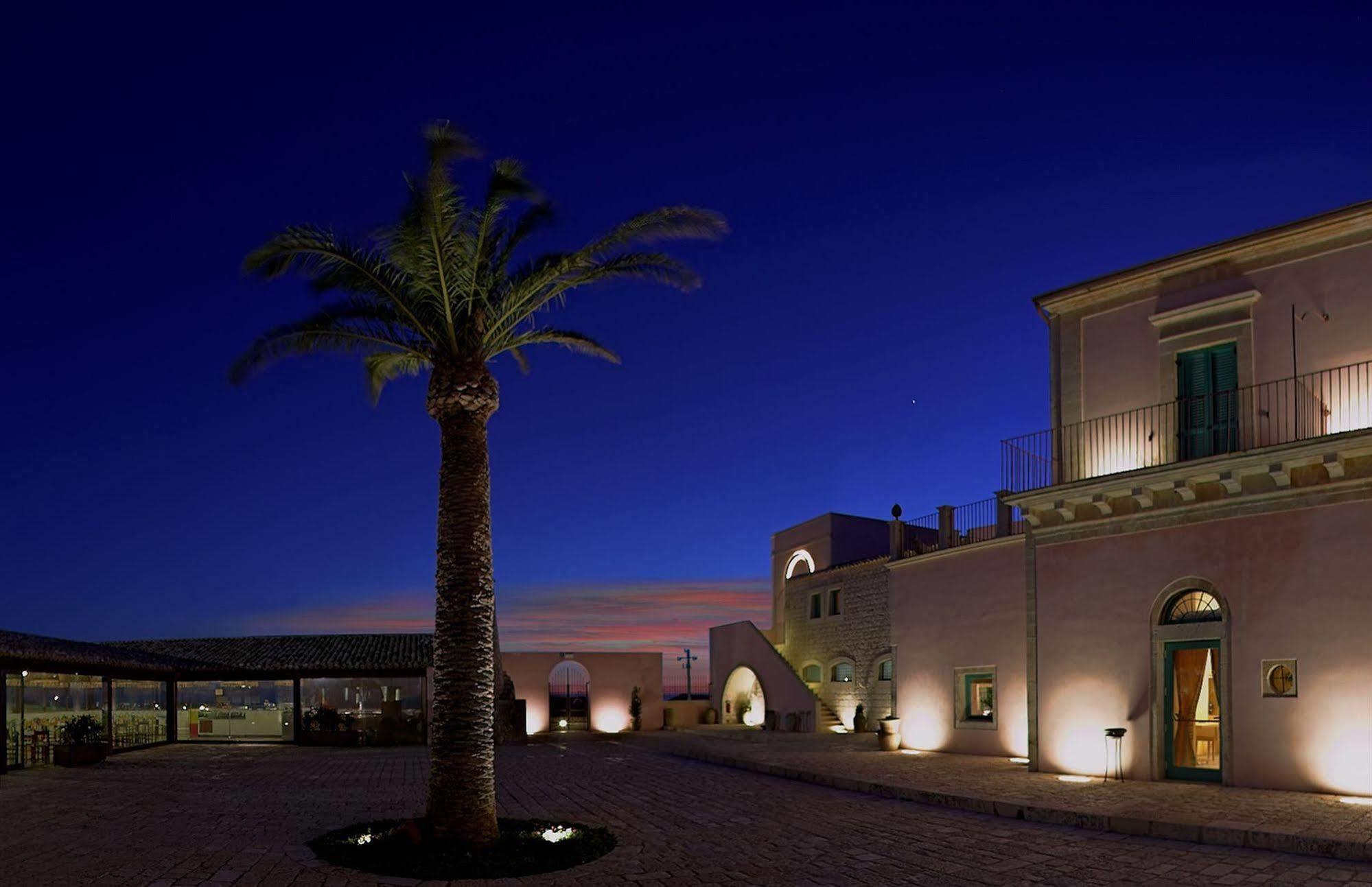Poggio Del Sole Hotel Contrada Cimillà Exteriör bild